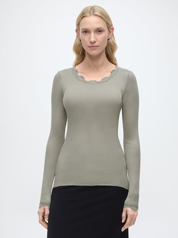 rosemunde Majica | zelena barva: sprednja stran