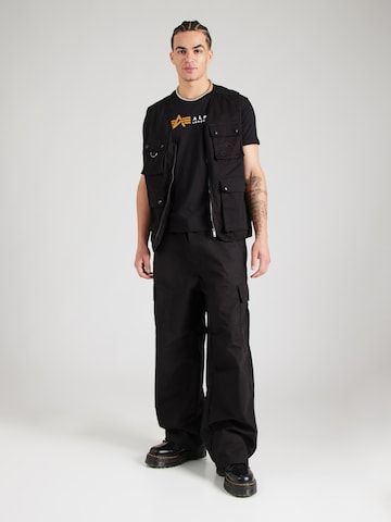 ALPHA INDUSTRIES Футболка в Черный