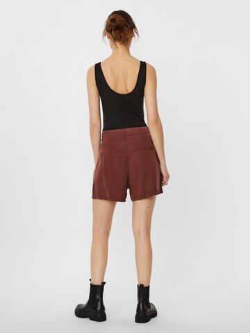 VERO MODA Regular Shorts 'Mia' in Braun