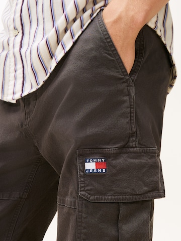 Tommy Jeans Дънки Tapered Leg Карго панталон 'SONNY' в сиво