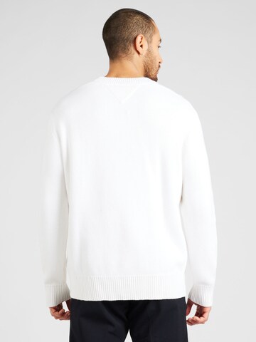 Pull-over Tommy Jeans en blanc