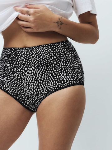 Slip di Marks & Spencer in nero