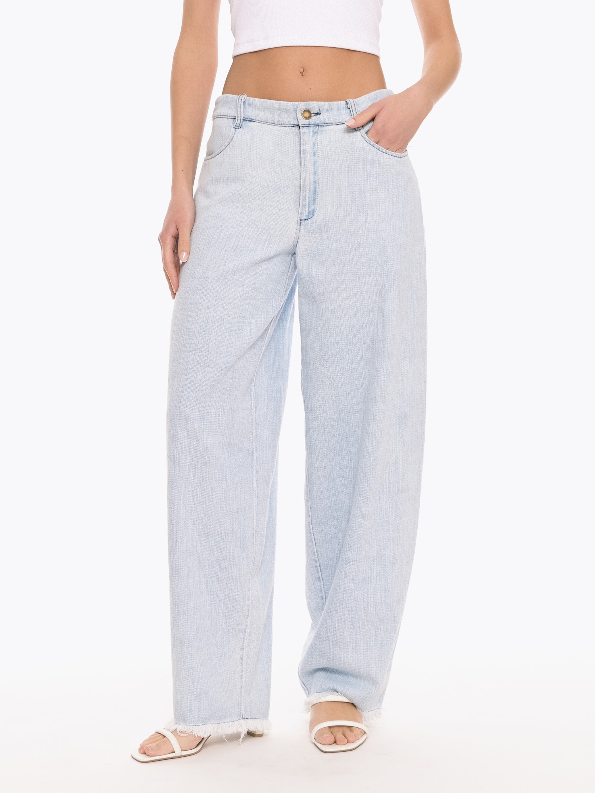 4TAILORS Loosefit Housut värissä sininen