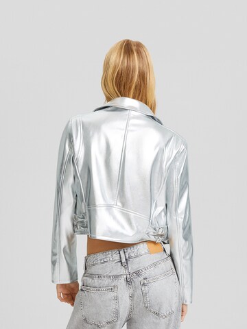 Bershka Prehodna jakna | srebrna barva