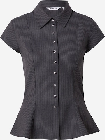 Chemisier 'Noah' WEEKDAY en gris : devant