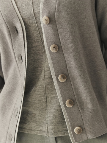 Pullover di TATUUM in grigio