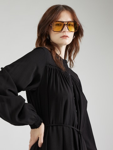Soft Rebels - Vestidos camiseiros 'Alori' em preto