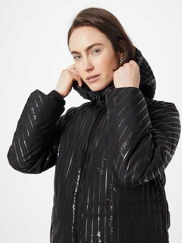 ARMANI EXCHANGE Zimní kabát – černá