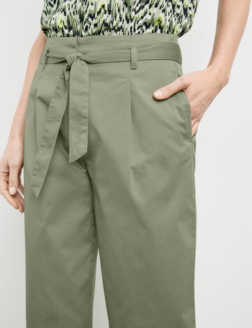 GERRY WEBER Loosefit Bundfaltenhose in Grün