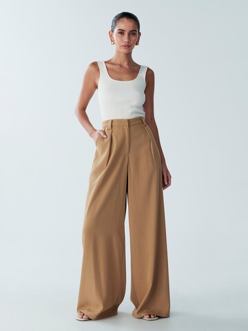 St MRLO - Pierna ancha Pantalón plisado en beige: frente