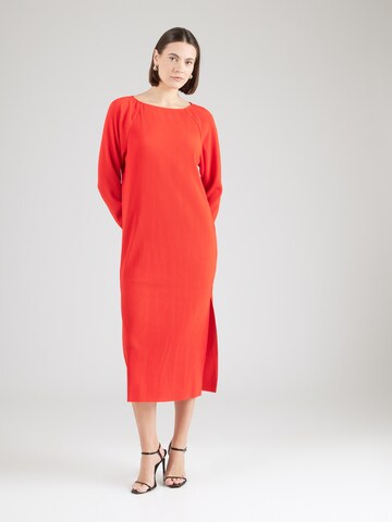 Rochie 'Villa' de la MSCH COPENHAGEN pe roșu: față