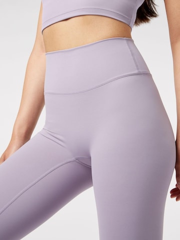 YO-GAYA Skinny Leggings‌ in Lila