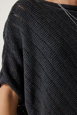 Pullover di Happiness İstanbul in grigio