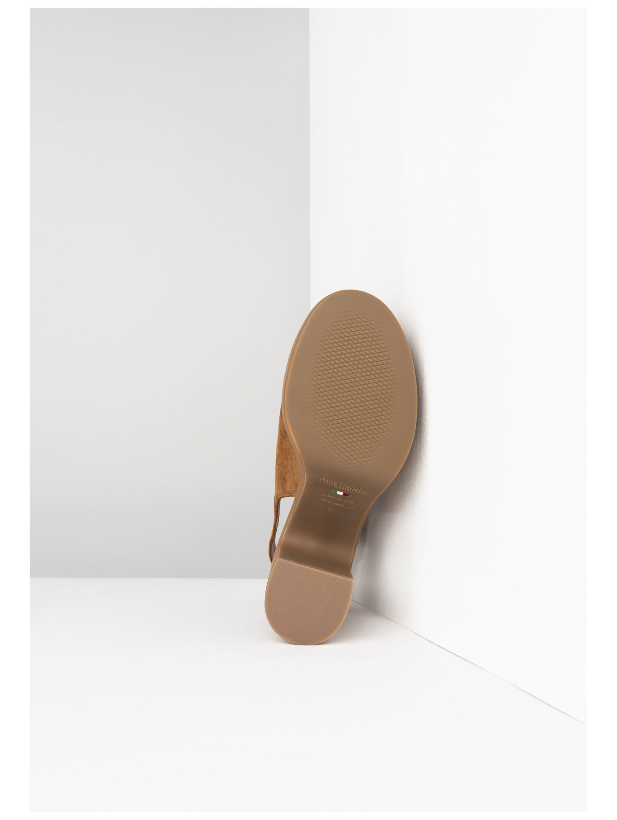 Escarpins Nero Giardini en marron