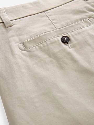 regular Pantaloni chino di Next in beige