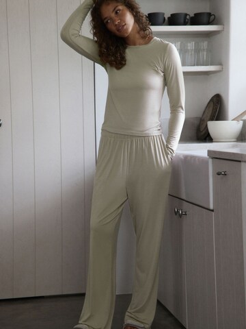 Pigiama di self. in verde: frontale