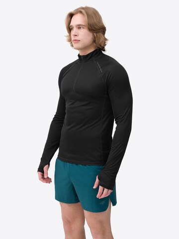 4F Performance Shirt in Black: front