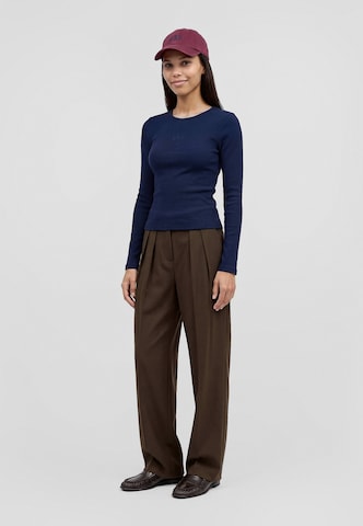 Gap Petite Shirt in Blue: front