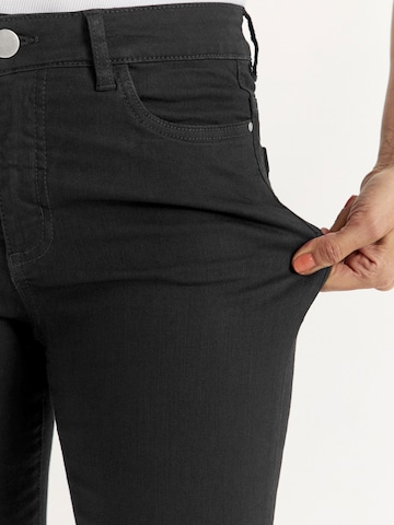 Cellbes of Sweden Slimfit Cropped Jeans mit Fünf-Taschen-Design in Schwarz