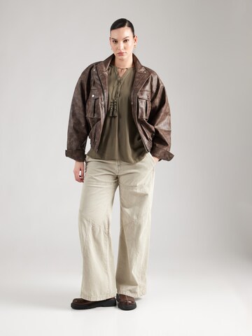 Vero Moda Curve Μπλούζα 'VMCBENTE' σε πράσινο