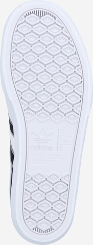 ADIDAS ORIGINALS Matalavartiset tennarit 'Delpala' värissä valkoinen