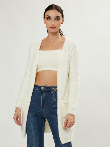 Influencer Knit Cardigan in White: front