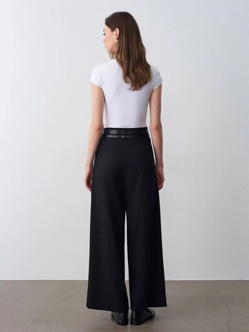 Dilvin Wide leg Pants in Black