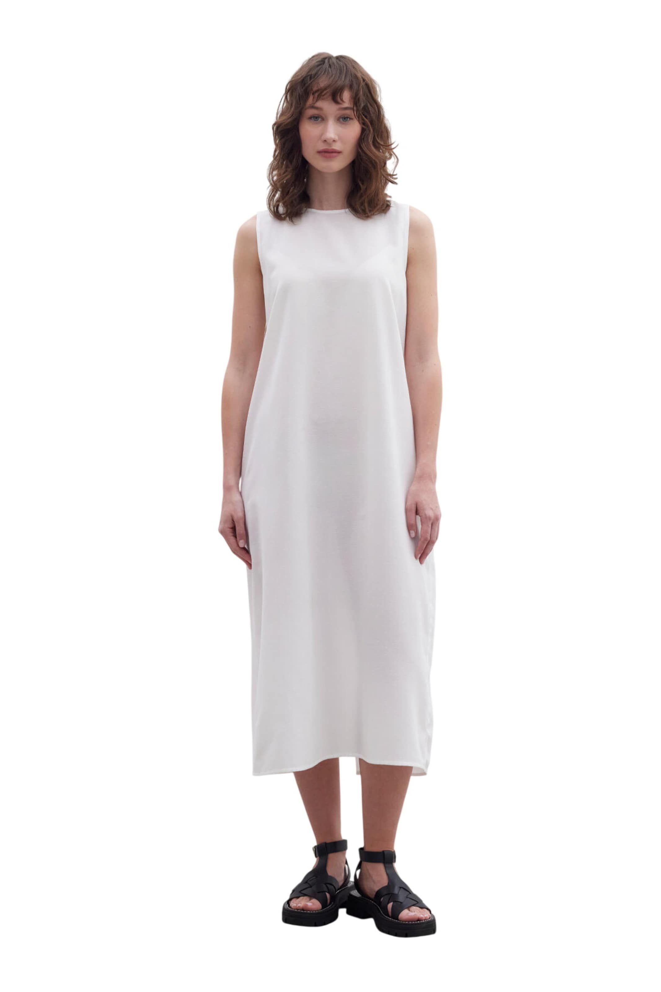 MANUKA Dress in White: front