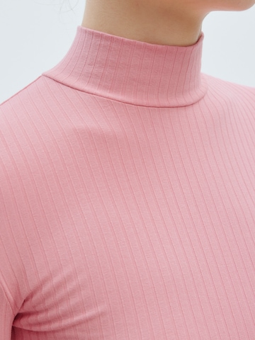 EDITED Shirt 'Manon' in Roze