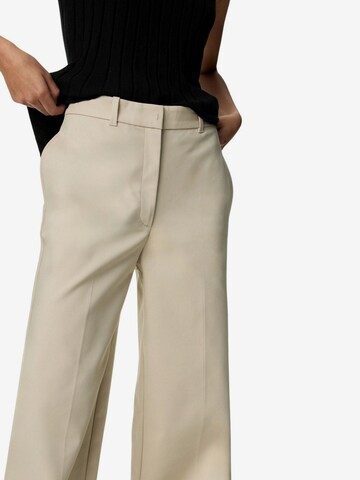 Wide leg Pantaloni con piega frontale di Marks & Spencer in beige