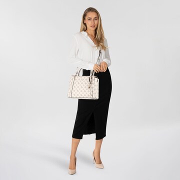 GUESS Handtasche 'Daryna II' in Weiß