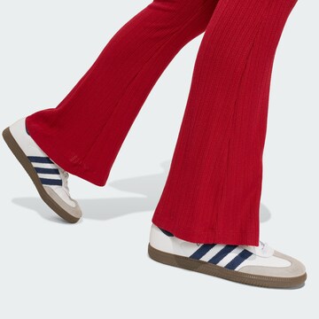 ADIDAS ORIGINALS Flared Leggings in Rot