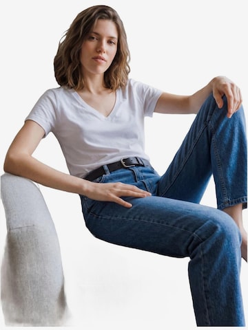 LTB Jeans - Camiseta 'LTB Jeans Damen Stretch-T-Shirt mit V-Ausschnitt' en blanco