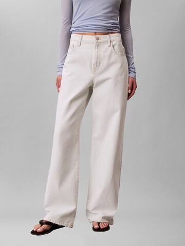 Calvin Klein Jeans Wide leg Jeans in White: front