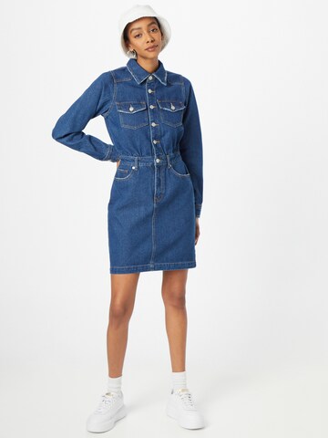 Robe Warehouse en bleu