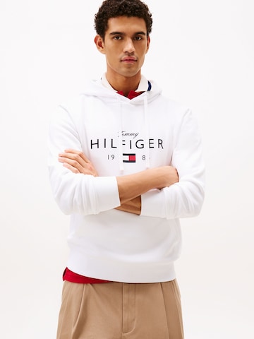 TOMMY HILFIGER Sweatshirt 'BRAND LOVE' in White: front