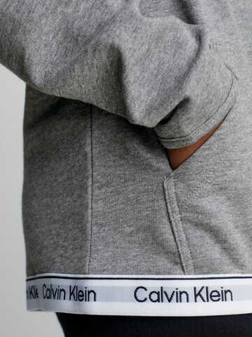 Calvin Klein Jeans Sweatjacke in Grau