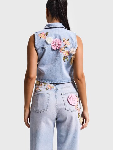 IT'S BASIC Bodywarmer 'FLORAL DENIM WAISTCOAT' in Blauw
