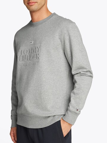 Felpa di TOMMY HILFIGER in grigio