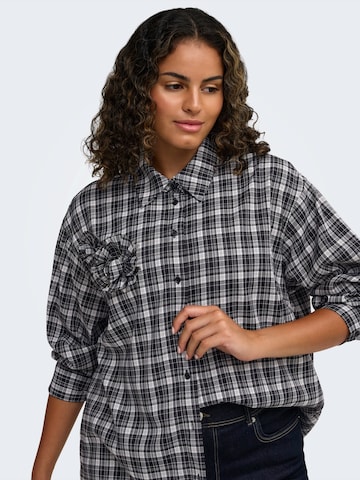 Chemisier 'CARBALVE' ONLY Carmakoma en noir