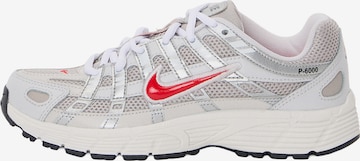 Nike Sportswear Sneaker 'P-6000' i grå: framsida