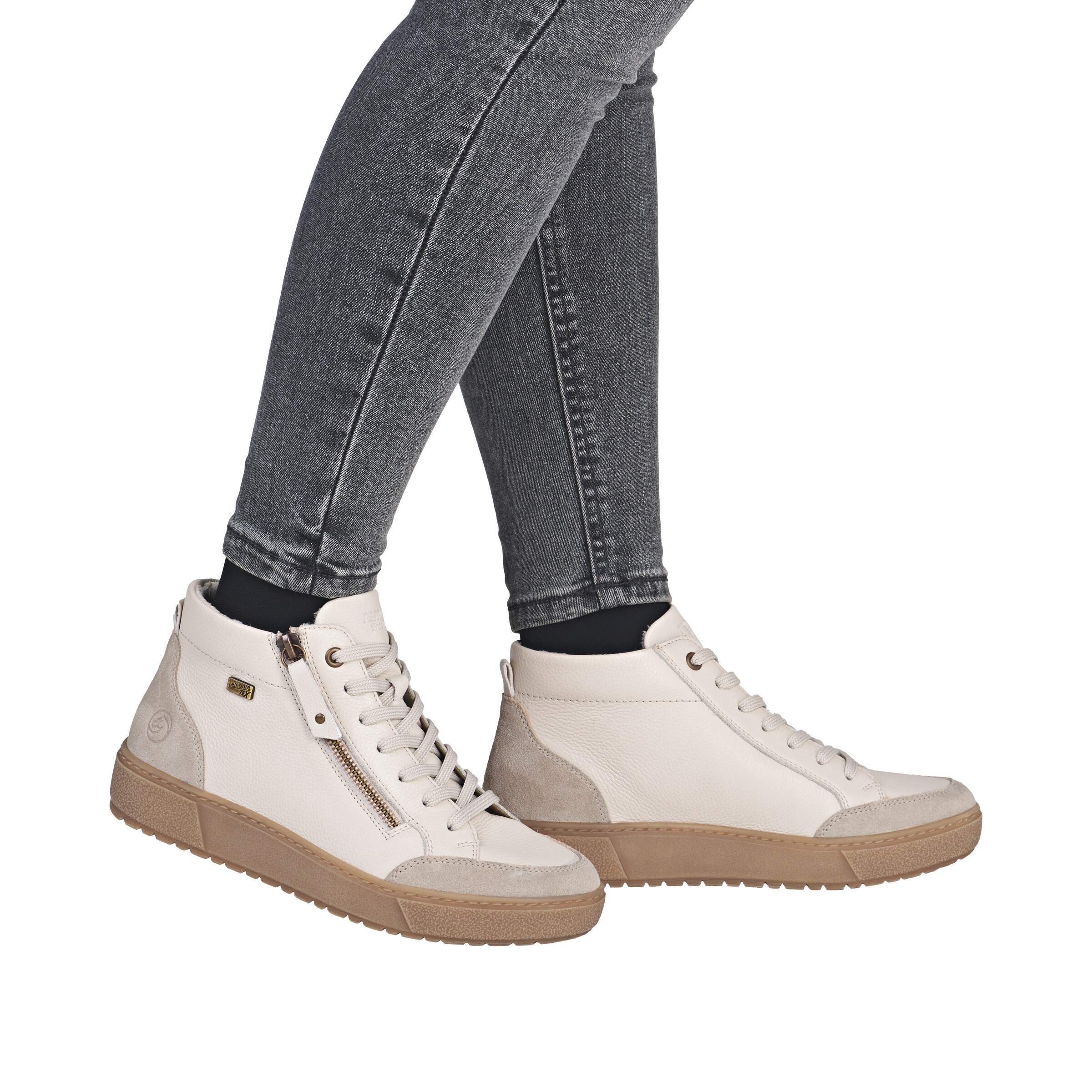 Bottines à lacets REMONTE en blanc : devant