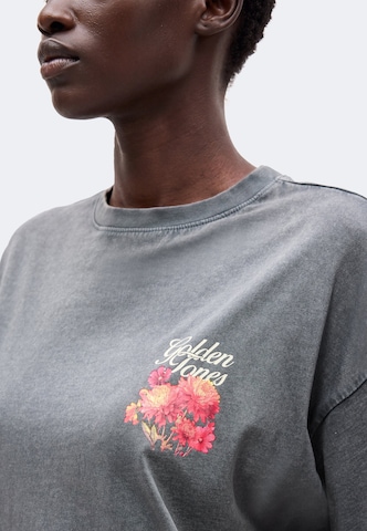 QS - Camiseta en gris