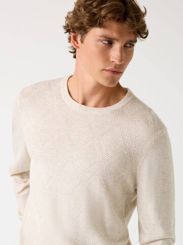 GUESS Sweater in Beige