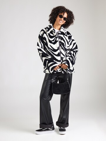 PIECES Övergångsjacka 'PCROBYN' i svart