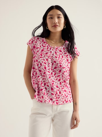 Seasalt Cornwall Blouse 'Garden Gate' in Pink: front