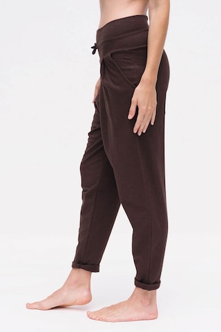 Kismet Yogastyle Tapered Workout Pants in Brown