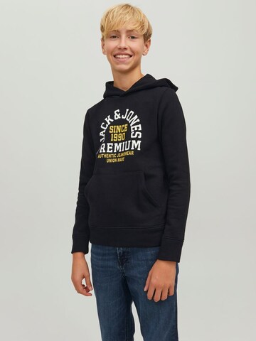 Jack & Jones Junior كنزة رياضية 'Booster' بلون أسود: الأمام