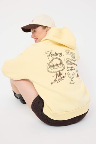 Sweat-shirt Trendyol en jaune