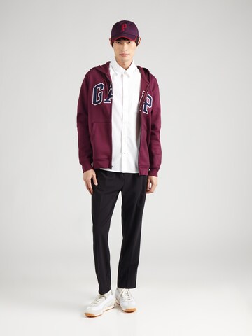 Coupe regular Chemise GAP en blanc